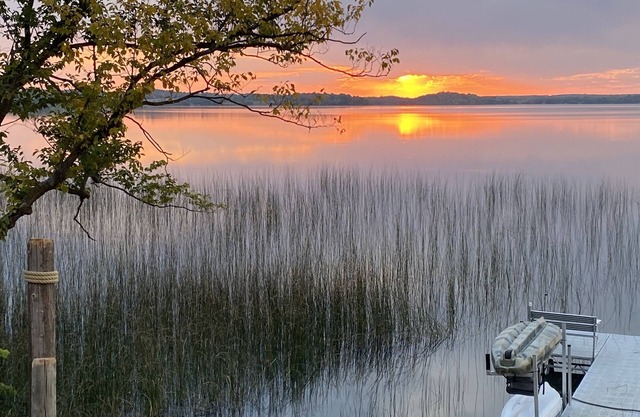 Home Away from Home on Beautiful Stalker Lake! Peaceful, Private, Relaxing!