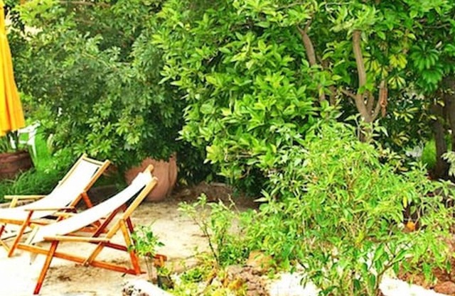 Homerez - House 10 km away from the beach for 2 ppl. with shared pool and garden