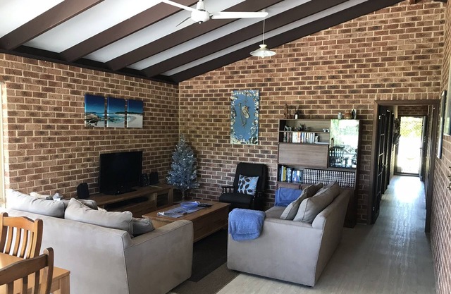 Home From Home@Ledge