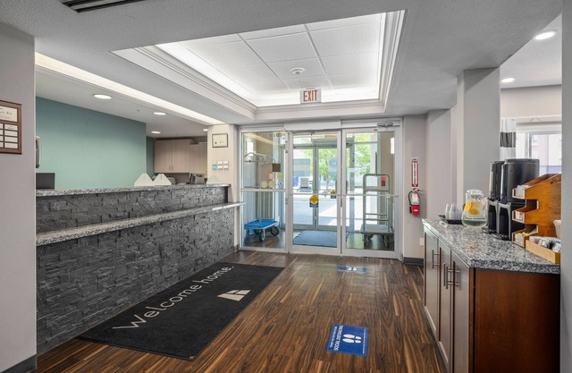 Home Inn Express - Medicine Hat