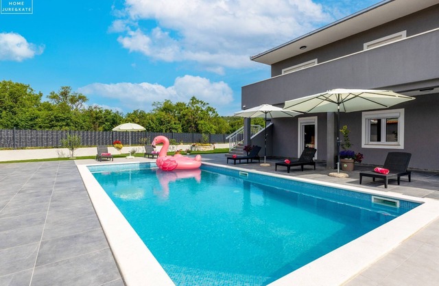 Home JURE&KATE with a pool near Trogir with parking, BBQ