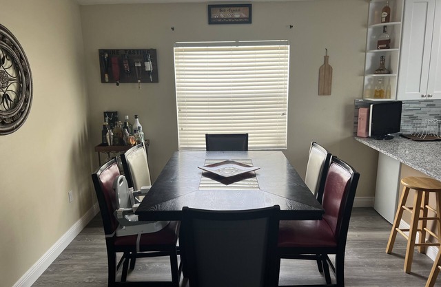 home w/Pool near attractions