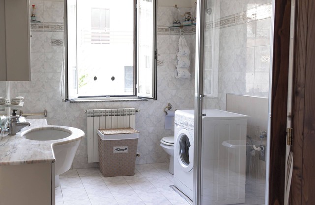 Home with Private Garden and Barbecue