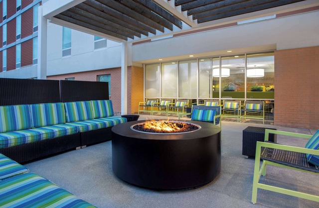 Home2 Suites by Hilton Omaha West, NE