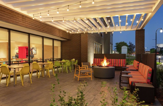 Home2 Suites By Hilton Milwaukee West