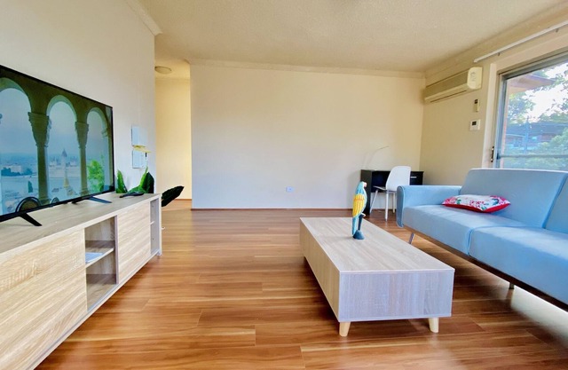 Homebush West APT Perfect location+Wifi+Parking