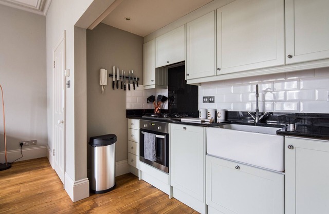 Homely Parkside Apartment in Primrose Hill