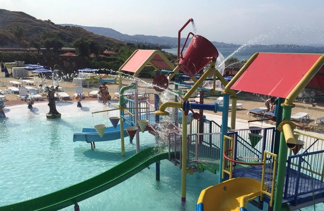 Homerez - 10 m away from the beach! House for 4 ppl. with swimming-pool