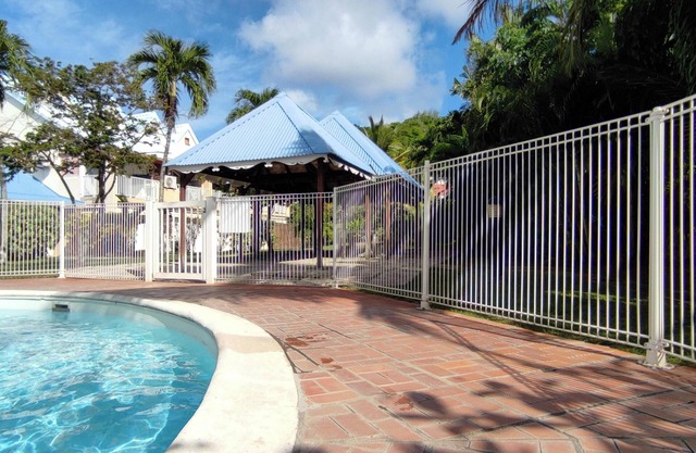 Homerez - 34 m² Studio with Pool in Saint Anne