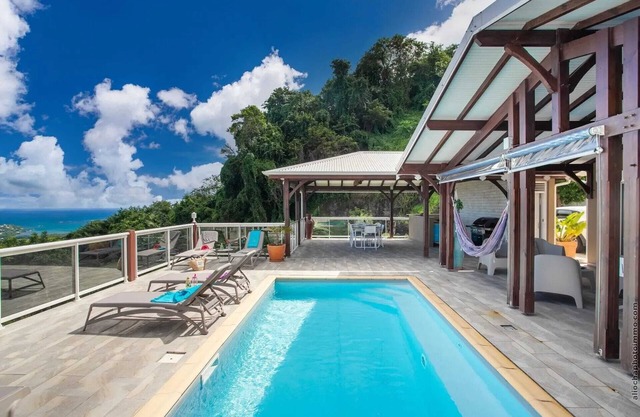 Homerez - 5-Star Villa with Pool in Le Vauclin
