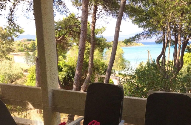 Homerez - 60 m away from the beach! Spacious appartement for 6 ppl. at Anthidona