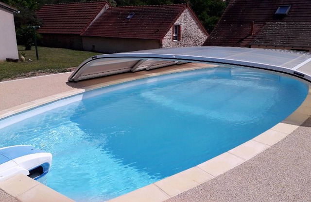 Homerez - Amazing house for 4 ppl. with shared pool and terrace at Estivareilles