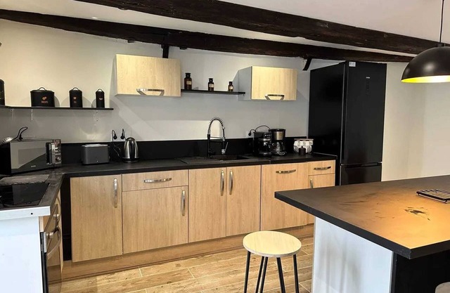 Homerez - Apartment Souvigny parking
