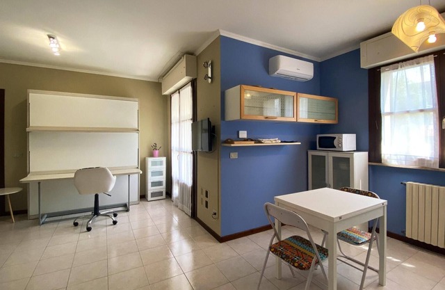 Homerez - Beautiful appartement for 2 ppl. with balcony at Vercelli