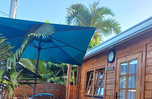 Homerez - Beautiful chalet for 2 ppl. with terrace at L'Étang-Salé