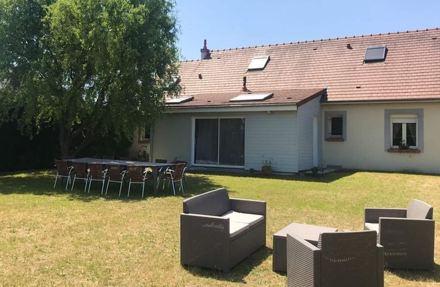 Homerez - Big house for 15 ppl. with garden at Tour-en-Sologne