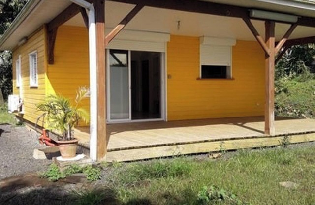 Homerez - Charming house in Le Lamentin with garden