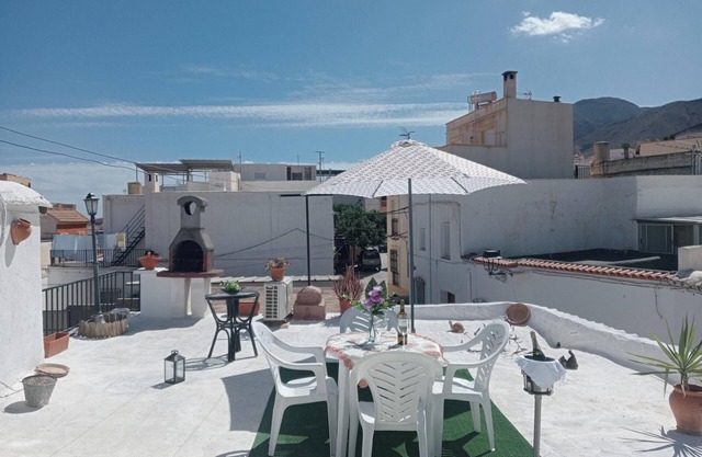 Homerez - Charming House in Íllar with Mountain View and Balcony