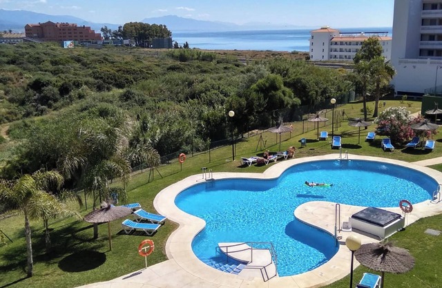 Homerez - Comfortable apartment in Manilva, 80m², pool