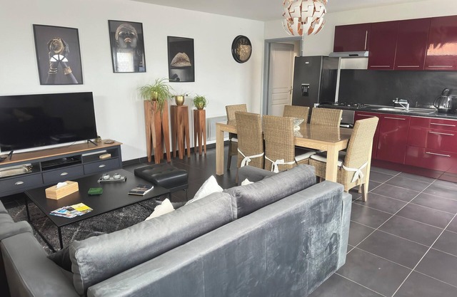 Homerez - Cosy House in Andres with Parking