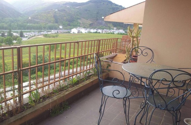 Homerez - Apartment in Villafranca del Bierzo