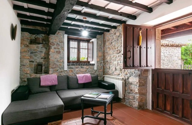 Homerez - Family House, Isongo, Fireplace