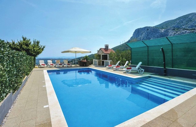 Homerez - Family Villa in Solin, Pool and View