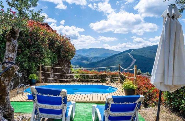 Homerez - House for 2 ppl. with shared pool and garden at Vilar de Ferreiros