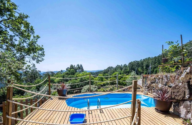 Homerez - House for 2 ppl. with shared pool and garden at Vilar de Ferreiros