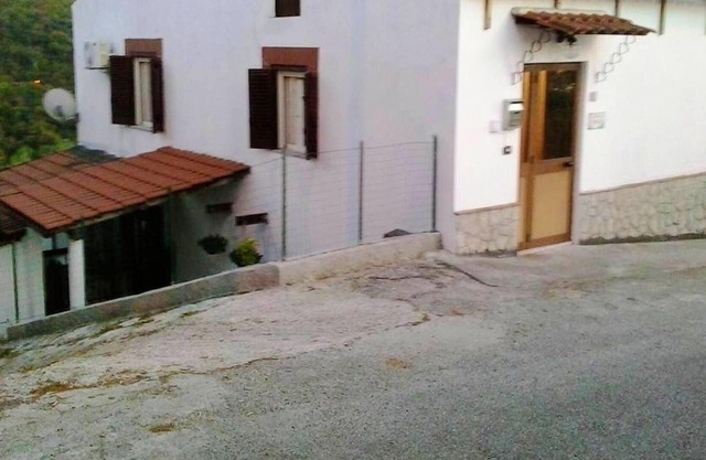 Homerez - House 5 km away from the beach for 4 ppl. with sea view at Palinuro