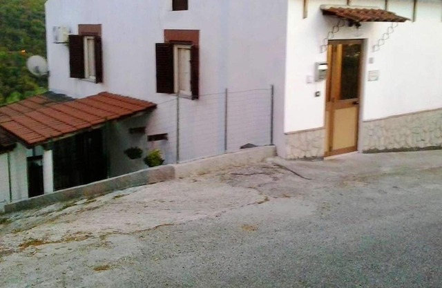 Homerez - House 5 km away from the beach for 4 ppl. with sea view at Palinuro