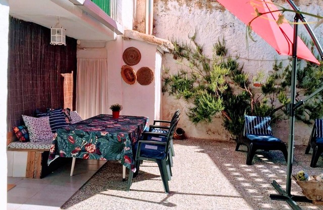 Homerez - House for 6 ppl. with garden, terrace and balcony at El Poyo del Cid