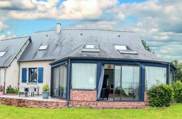 Homerez - House in Courtils, near Mont Saint-Michel