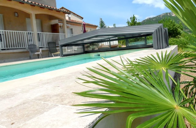 Homerez - House in Nant with pool