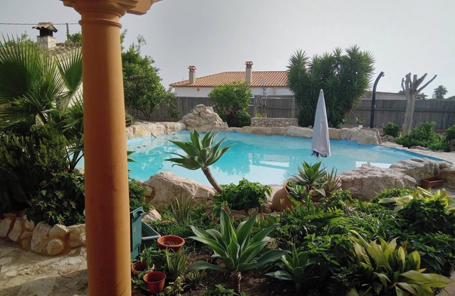 Homerez - House in Oliva with pool