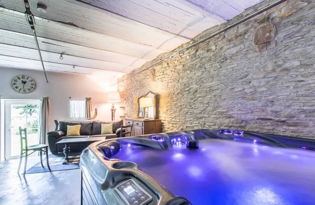 Homerez - House with jacuzzi in Menufontaine