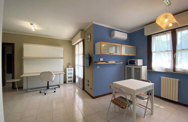 Homerez - Modern apartment in Vercelli - 50 m² with balcony