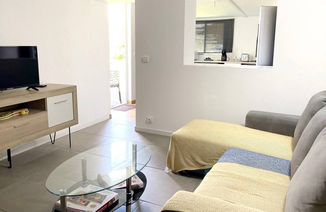 Homerez - Nice house for 5 ppl. with garden and terrace at Le Tampon