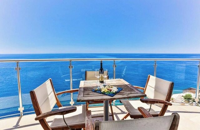 Homerez - Sea view apt Dobra Voda