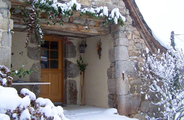 Homerez - Spacious house for 8 ppl. with terrace at Florentin-la-Capelle