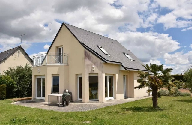 Homerez - Spacious House with Garden in Courtils