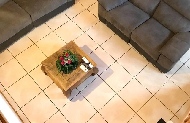 Homerez - Spacious house for 7 ppl. with jacuzzi and terrace at Sainte Suzanne