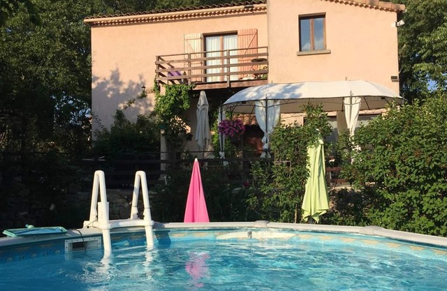 Homerez - Spacious villa for 7 ppl. with swimming-pool and terrace at Chandolas