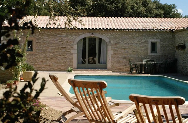 Homerez - Spacious Villa in Chamaret with Private Pool