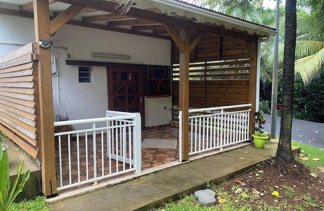 Homerez - Studio in Capesterre-Belle-Eau, sea view