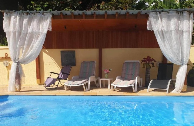 Homerez - Villa for 6 ppl. with swimming-pool and terrace at Pointe aux Piments