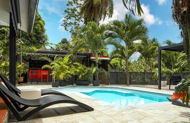Homerez - Villa in Lamentin with pool.