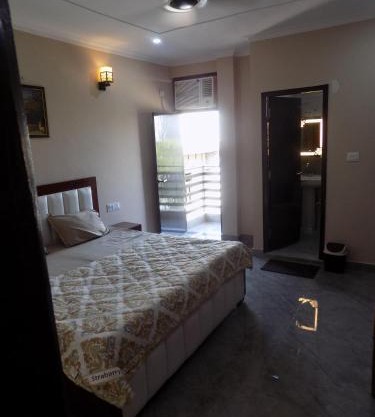 Homestay with Ravinder 2BHK