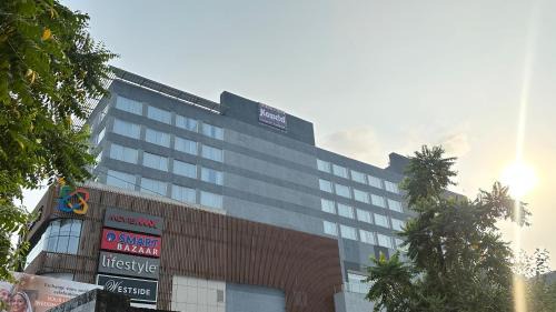 Hometel Alambagh Lucknow - A Sarovar Hotel