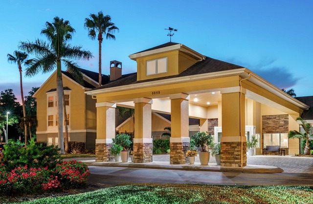 Homewood Suites by Hilton - Fort Myers
